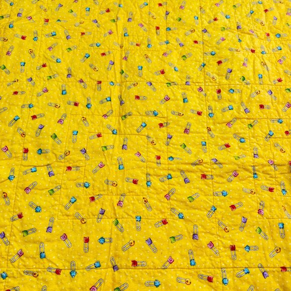 Vintage Handmade Baby Blanket Patchwork Quilt Nursery Rhymes Safety Pin Fabric - Picture 9 of 9